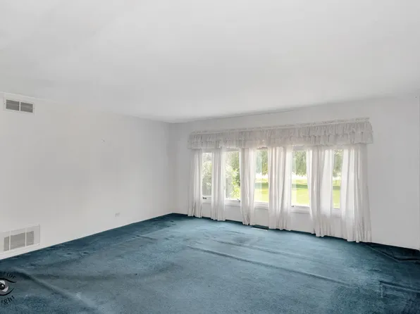 8741 W 170th Place, Orland Park, IL 60462