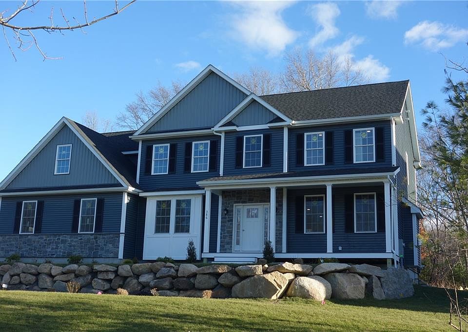 1st image of 386 Sylvan Ct N