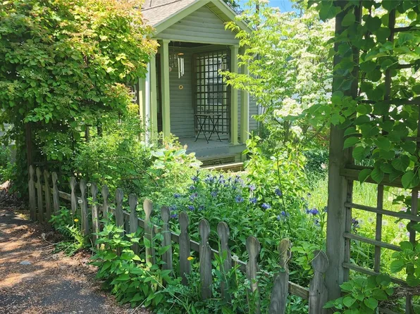 254 Margaret St, Johnson City, NY 13790