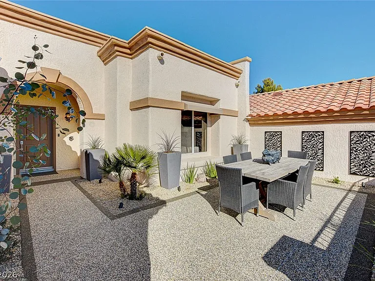 2913 Vista Butte Dr — Photo 2