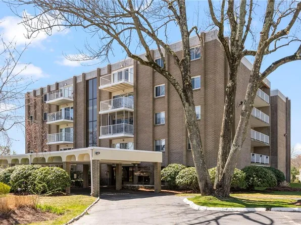 200 Hoffman Ave APT 505, Cranston, RI 02920