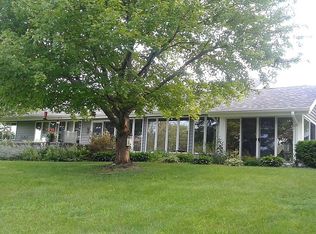 5N583 Farrier Point Ln, St Charles, IL 60175