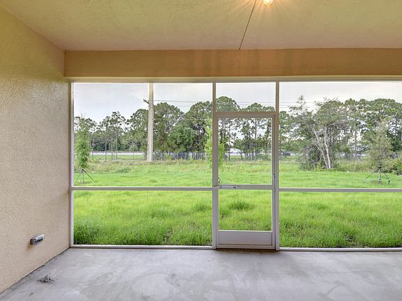 5th image of 225 SE Sims Cir