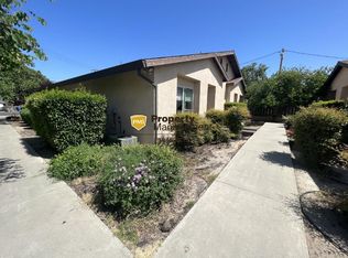 9528 N Hinton Ave, Delhi, CA 95315