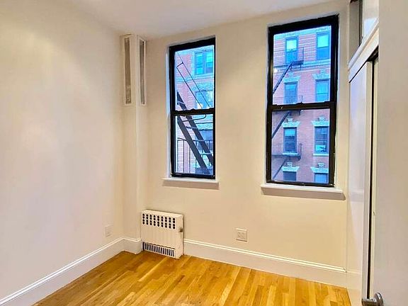 3rd image of 67 Thompson St APT 4A