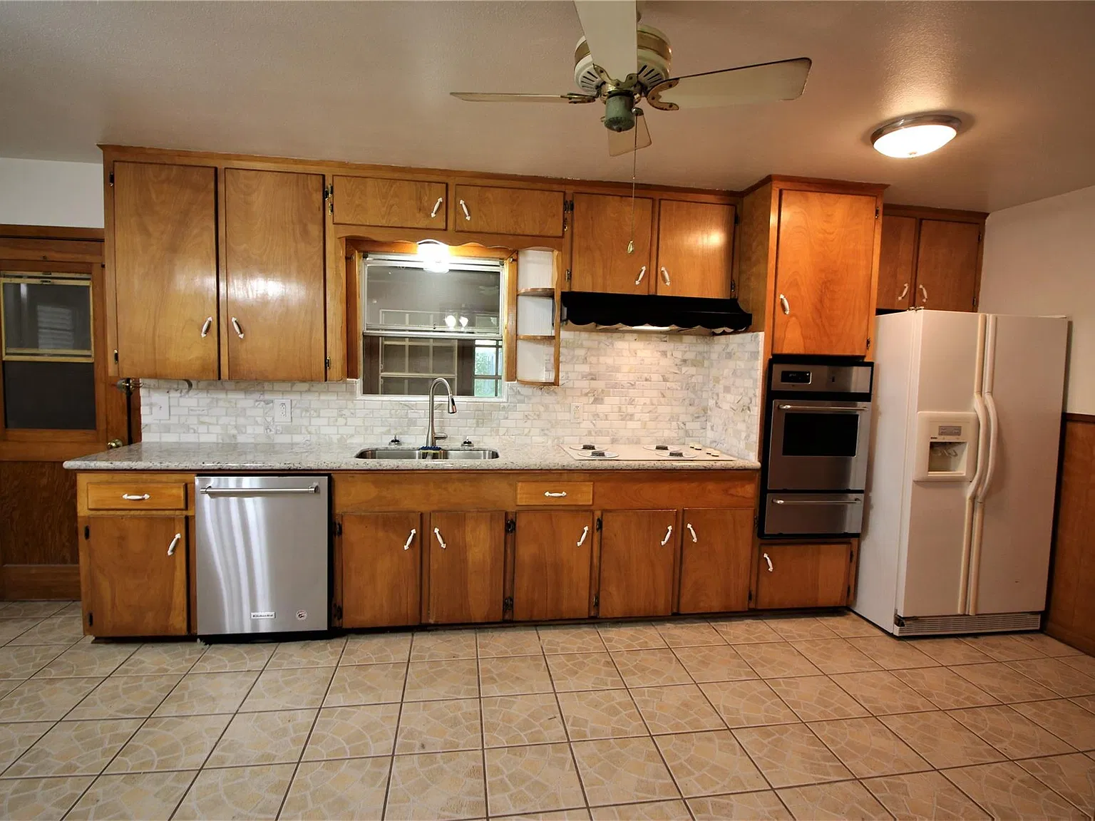 3 bed, 2.0 bath, 1776 sqft, $1,700 — Photo 4