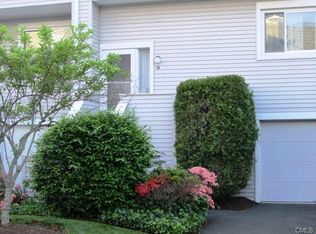 38 Country Pl, Shelton, CT 06484