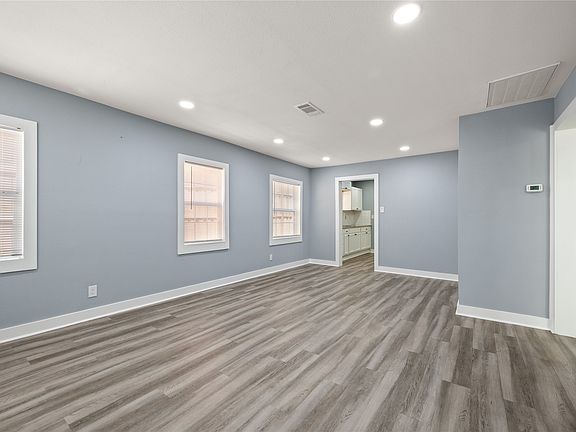 4th image of 2712 NW 27th St