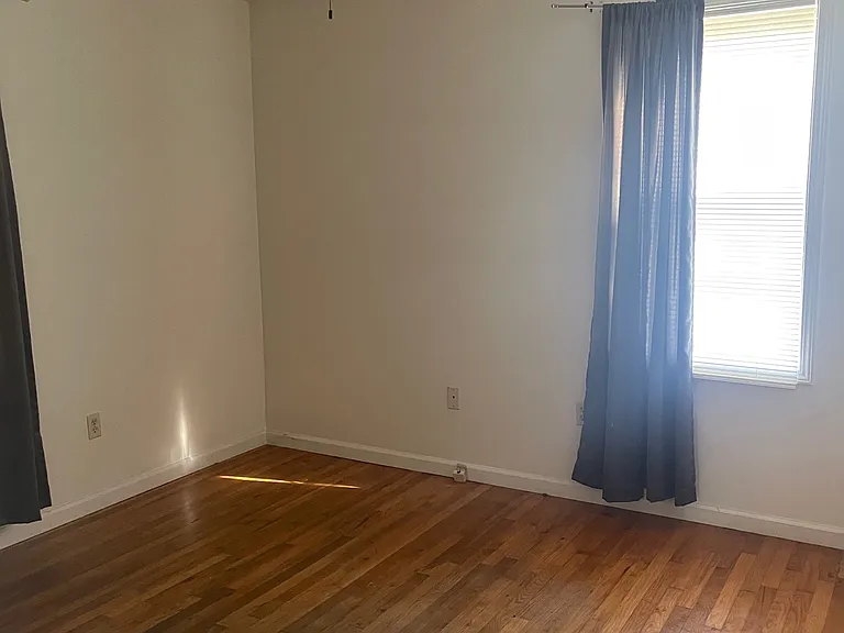 404 Kenworth St — Photo 5