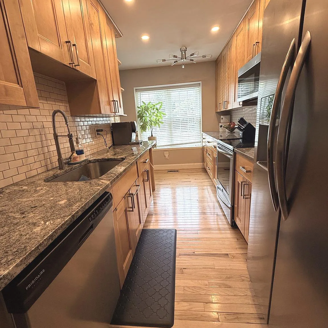 3 bed, 2.5 bath, 1244 sqft, $2,750 — Photo 3