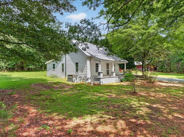 1261 Camp Creek Rd, Taylors, SC 29687