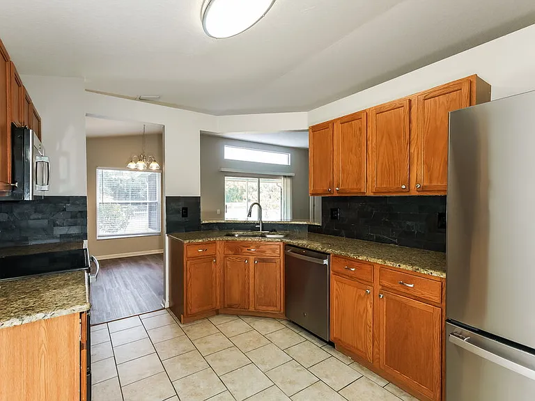 1106 Summer Breeze Dr — Photo 7
