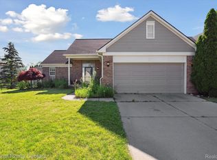 7389 Red Bird Dr, Ypsilanti, MI 48197