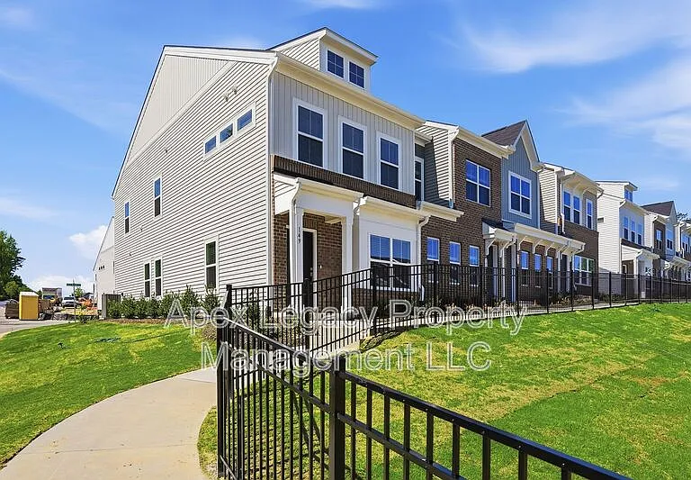 149 Blue Melody Ave — Photo 3