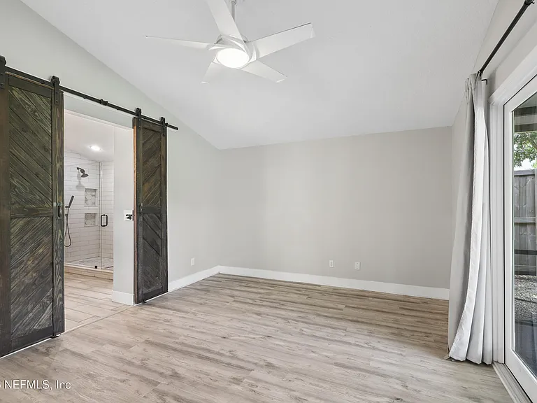 204 Crosstern Ct — Photo 26
