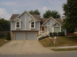 508 NE Bristol Dr, Lees Summit, MO 64086