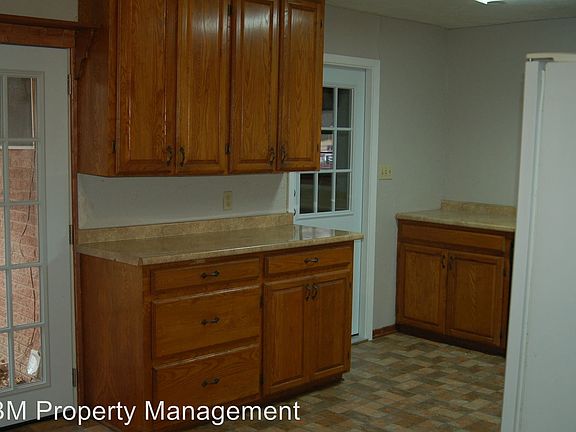 5th image of 502 Lakeshore Dr