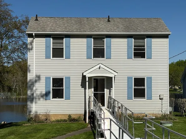 6448 Bullard Rd, Fenton, MI 48430