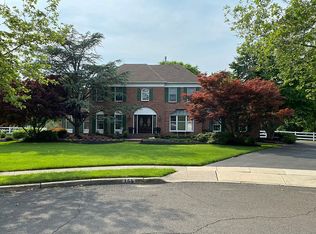 155 Pinnacle Cir, Yardley, PA 19067