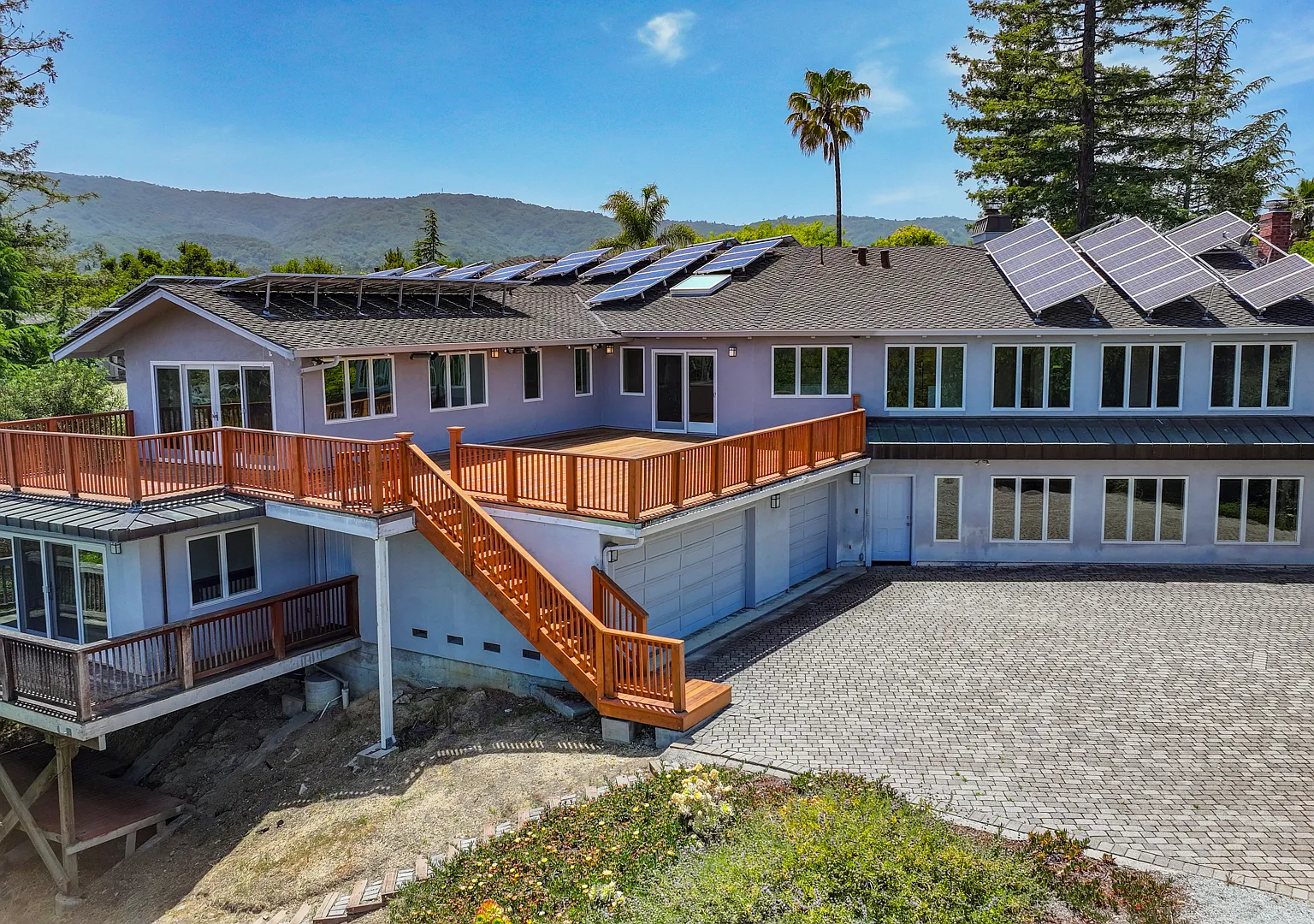 5 bed, 5.5 bath, 8000 sqft, $17,500 — Photo 1