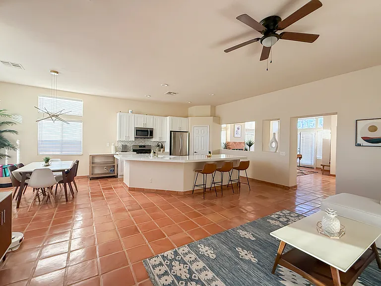 78535 Sagebrush Ave — Photo 2
