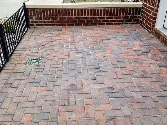 4th image of 704 Agnes Dorsey Pl