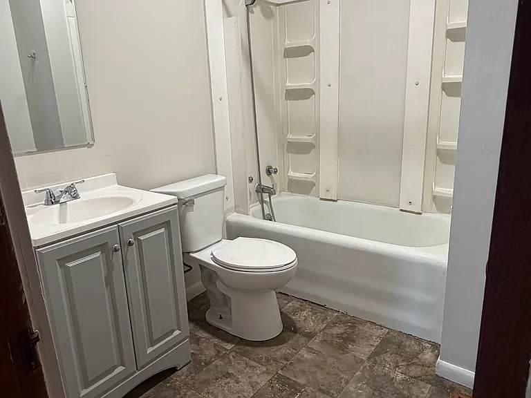 297 McClure Ave — Photo 7