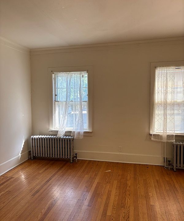 1st image of 240 W Lakelawn Pl #1