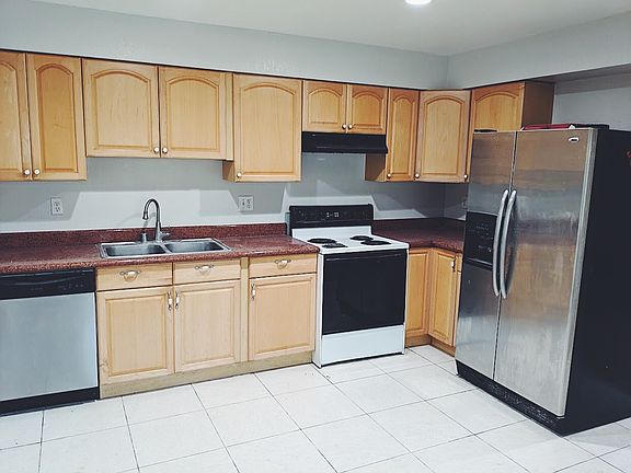 4th image of 2466 Brenning Dr