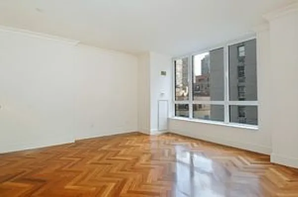 Rented by Beekman Regent Leasing  | media 15