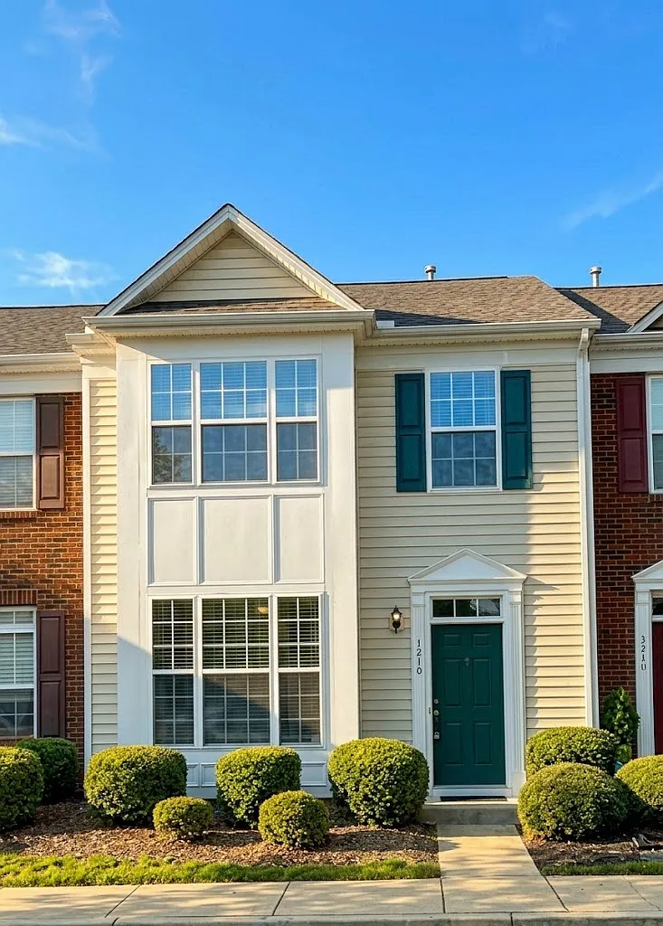2 bed, 2.5 bath, 1550 sqft, $1,550 — Photo 3