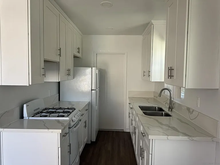 170 Garrett Ave #1/2 — Photo 2