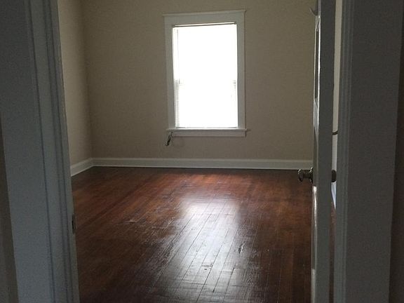 5th image of 1112 N Evans St