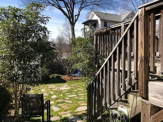 315 Seawell Ave — Photo 22