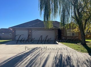 5642 W Sugar Pine Dr, Springfield, MO 65802