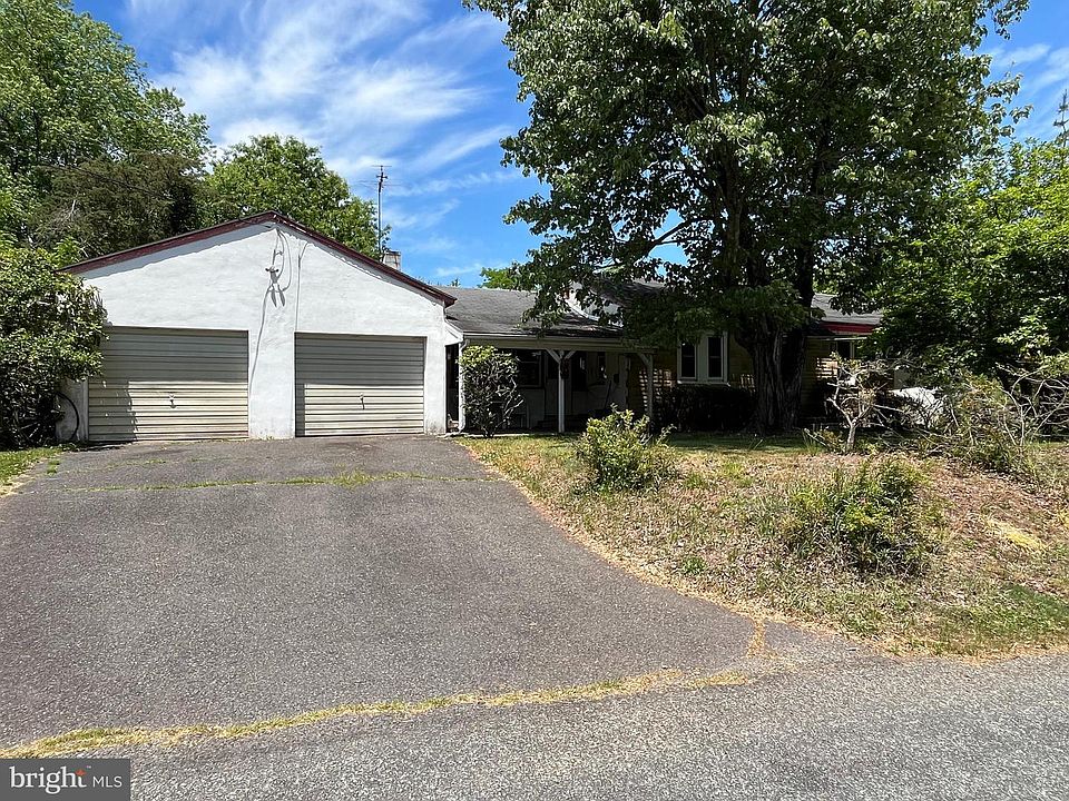 1st image of 1033 Walt Rd