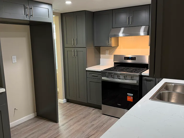 1315 E Flora St — Photo 9