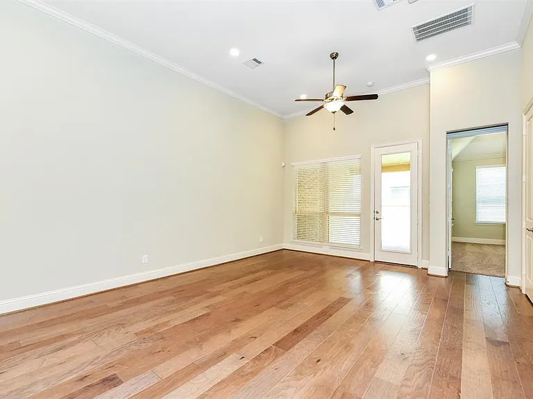 137 Skybranch Dr — Photo 4