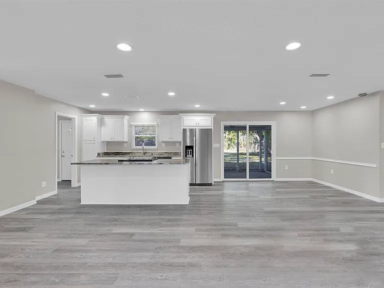 855 S Holmes Blvd — Photo 10