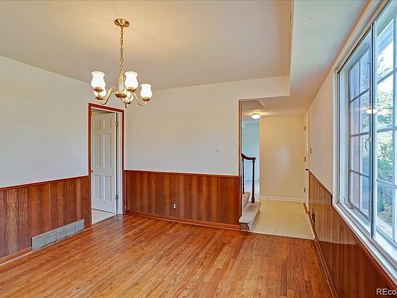 3rd image of 992 E Briarwood Cir S