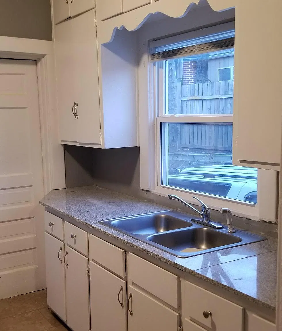 1810 Grandview Boulevard — Photo 2