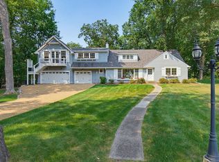 2615 Shadywood Rd, Excelsior, MN 55331