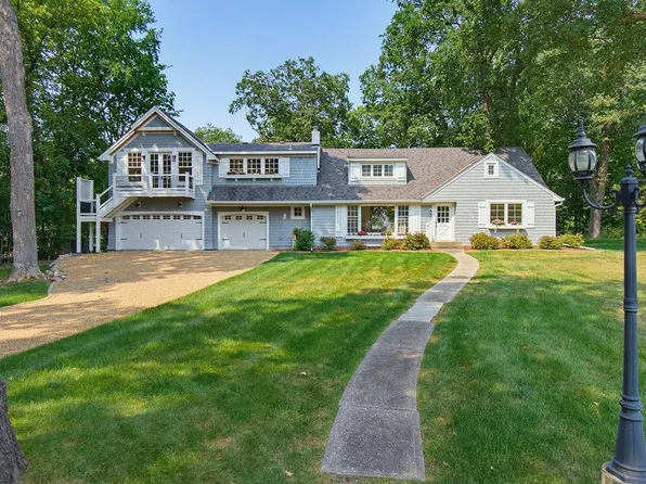 2615 Shadywood Rd, Excelsior, MN 55331