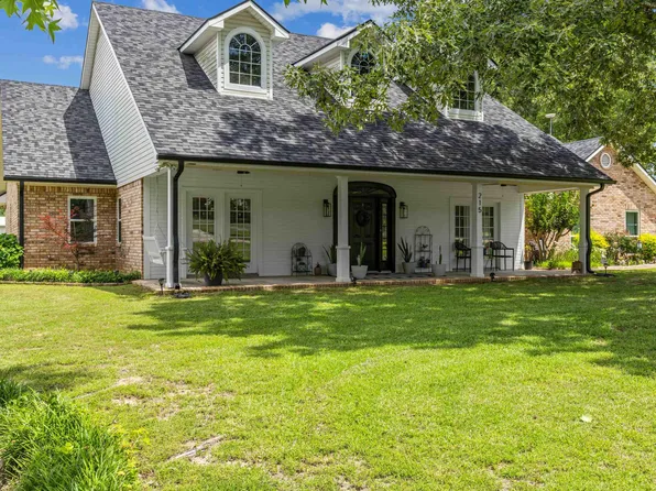 215 Sugar Creek Ln, Longview, TX 75605
