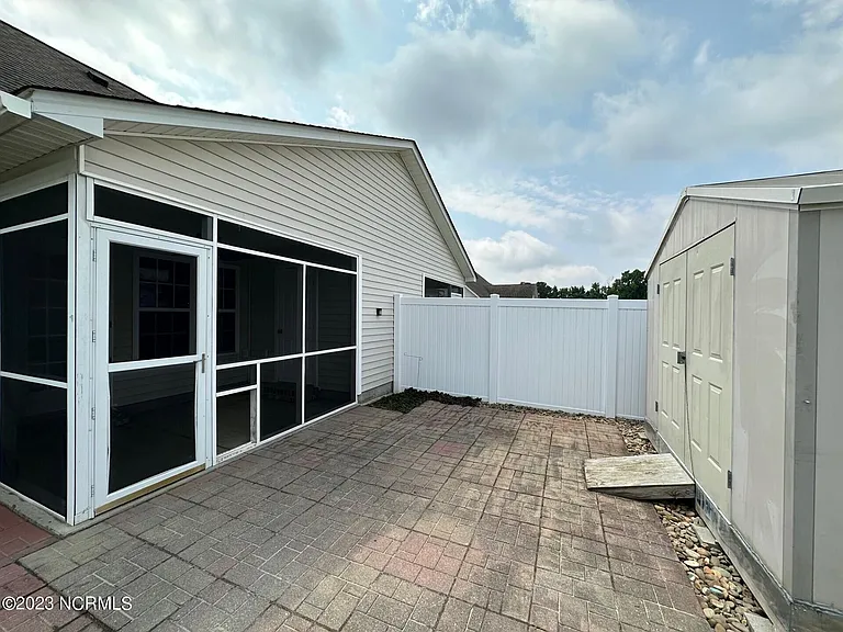 2533 Saddleback Dr #B — Photo 2