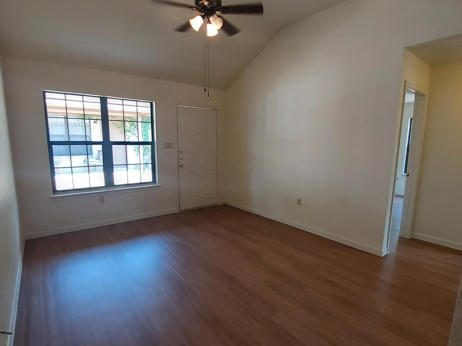 2 bed, 789 sqft, $1,100 — Photo 1