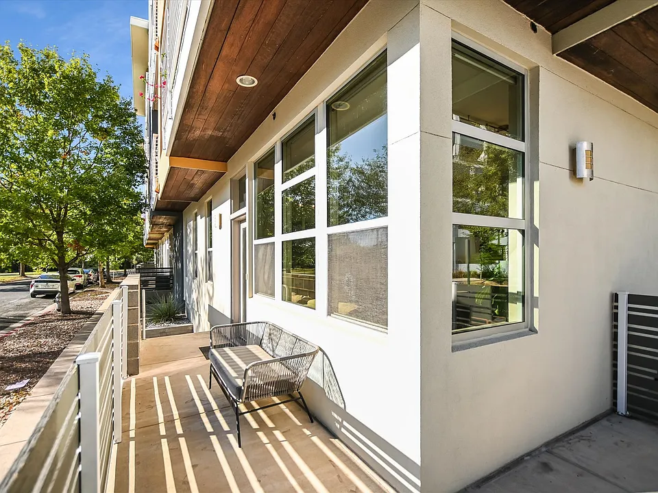1320 Robert Browning St #109