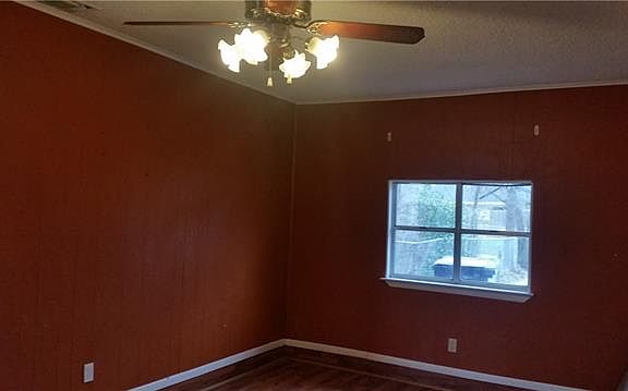 4th image of 742 Malibu Dr