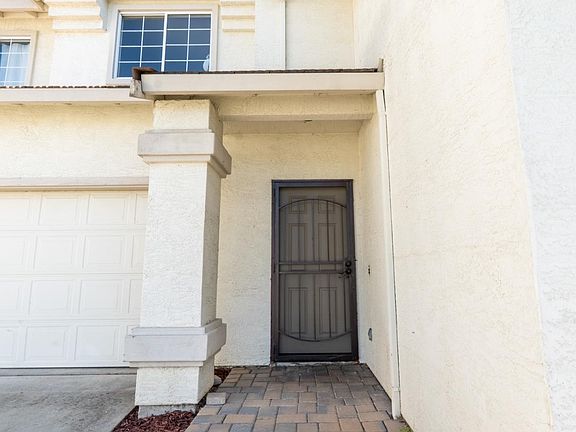 5th image of 441 Adrian Ct