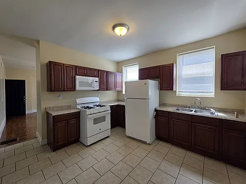 280 Norton St Photo 1